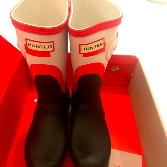 Hunter Shoes - Hunter Original Short Black/Red limited Edition Hunter Size 6 Rain Boot NEW!